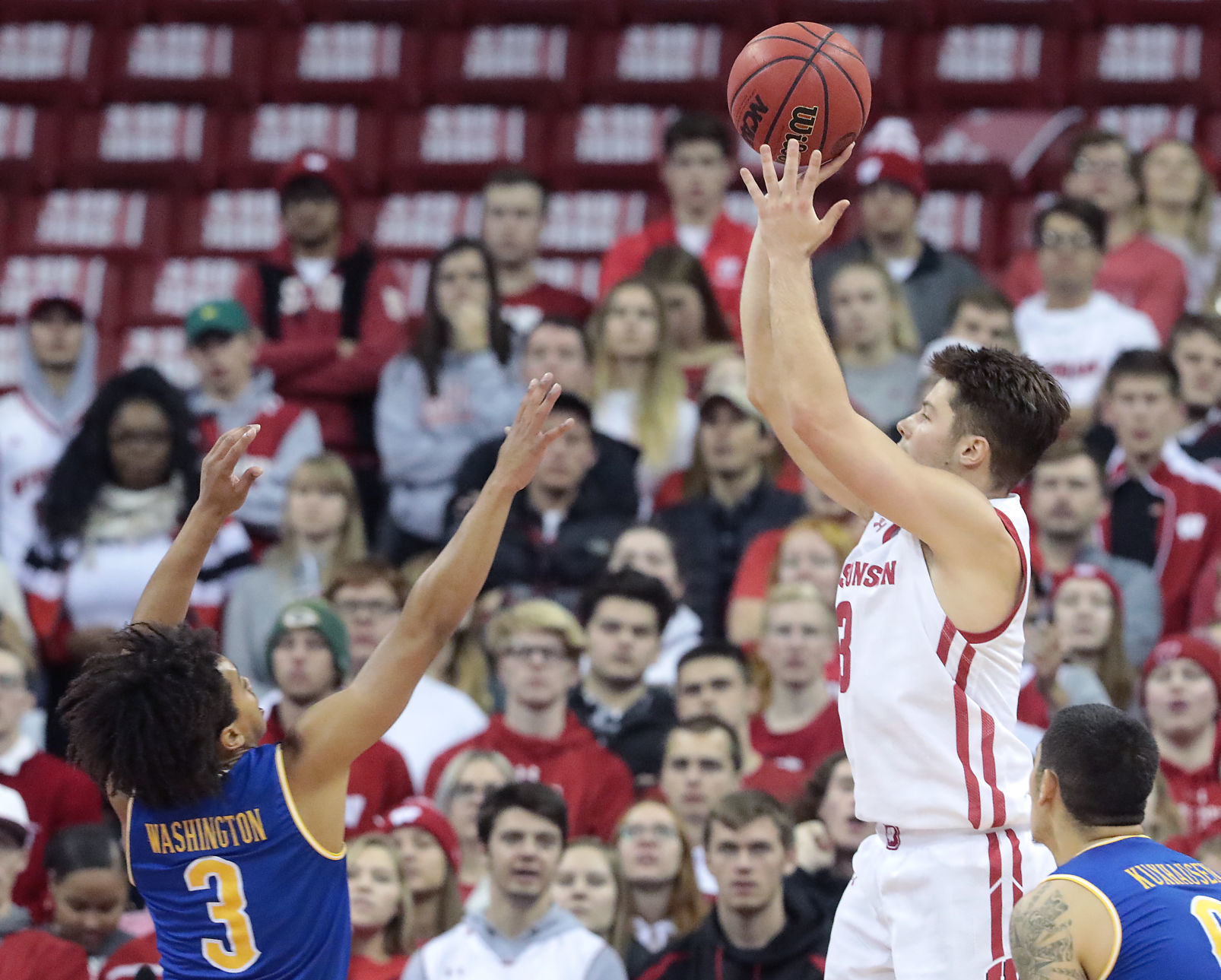 Badgers 83, Cowboys 63
